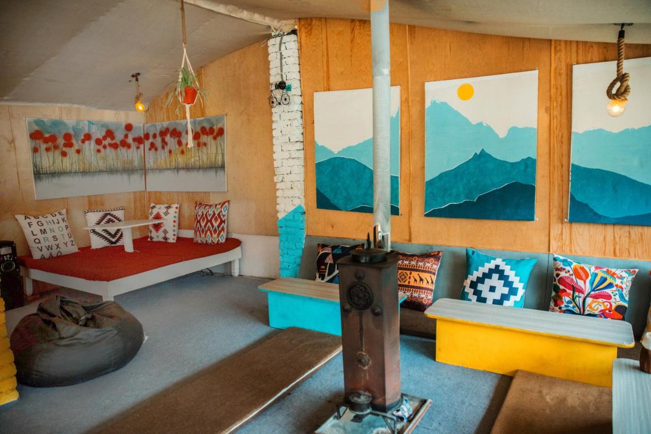Young Monk Hostel & Cafe Old Manali Exteriér fotografie